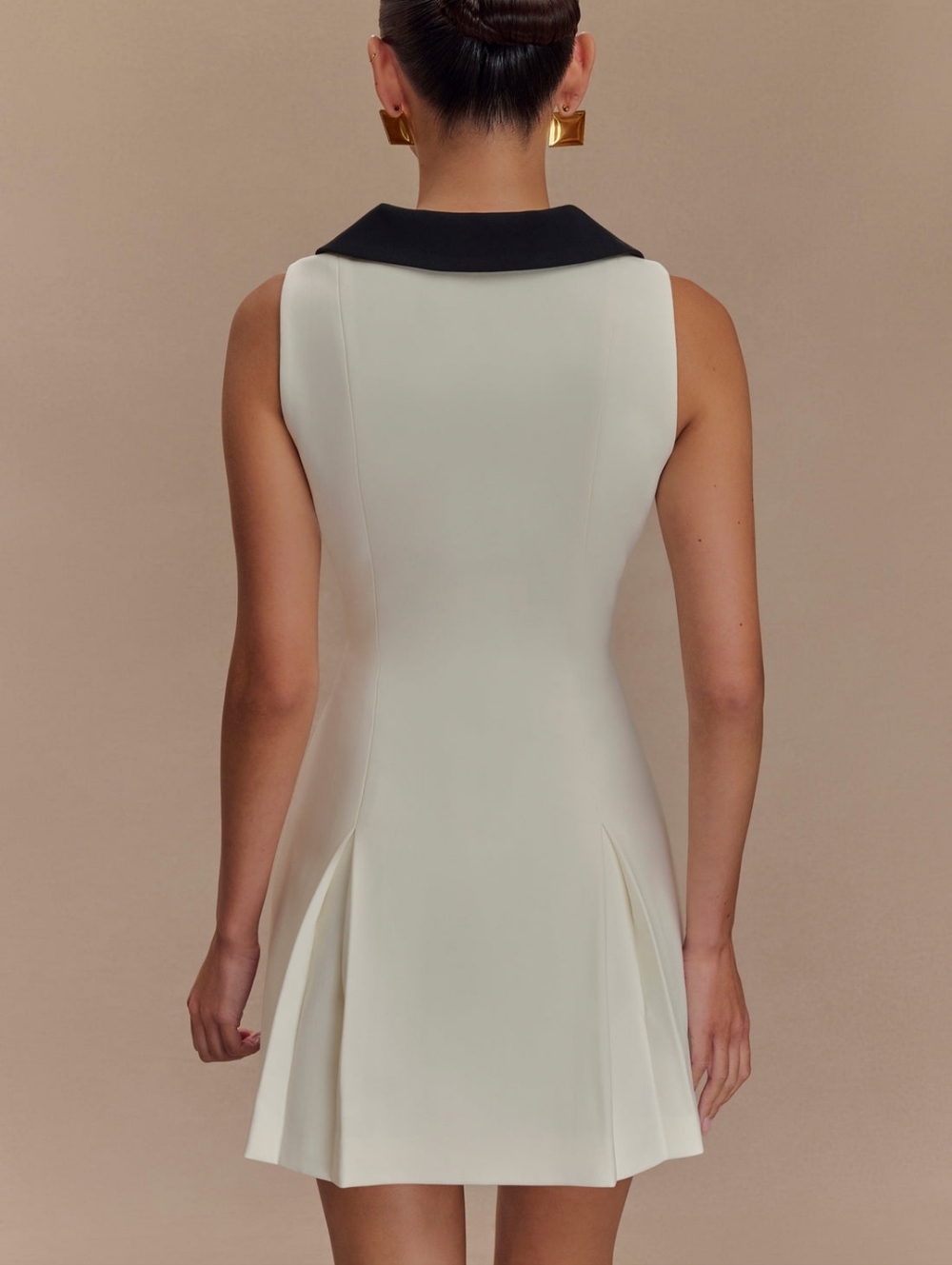 NWT MESHKI Oli Sleeveless Contrast Mini Dress Sz L Ivory/Black - Picture 5 of 5